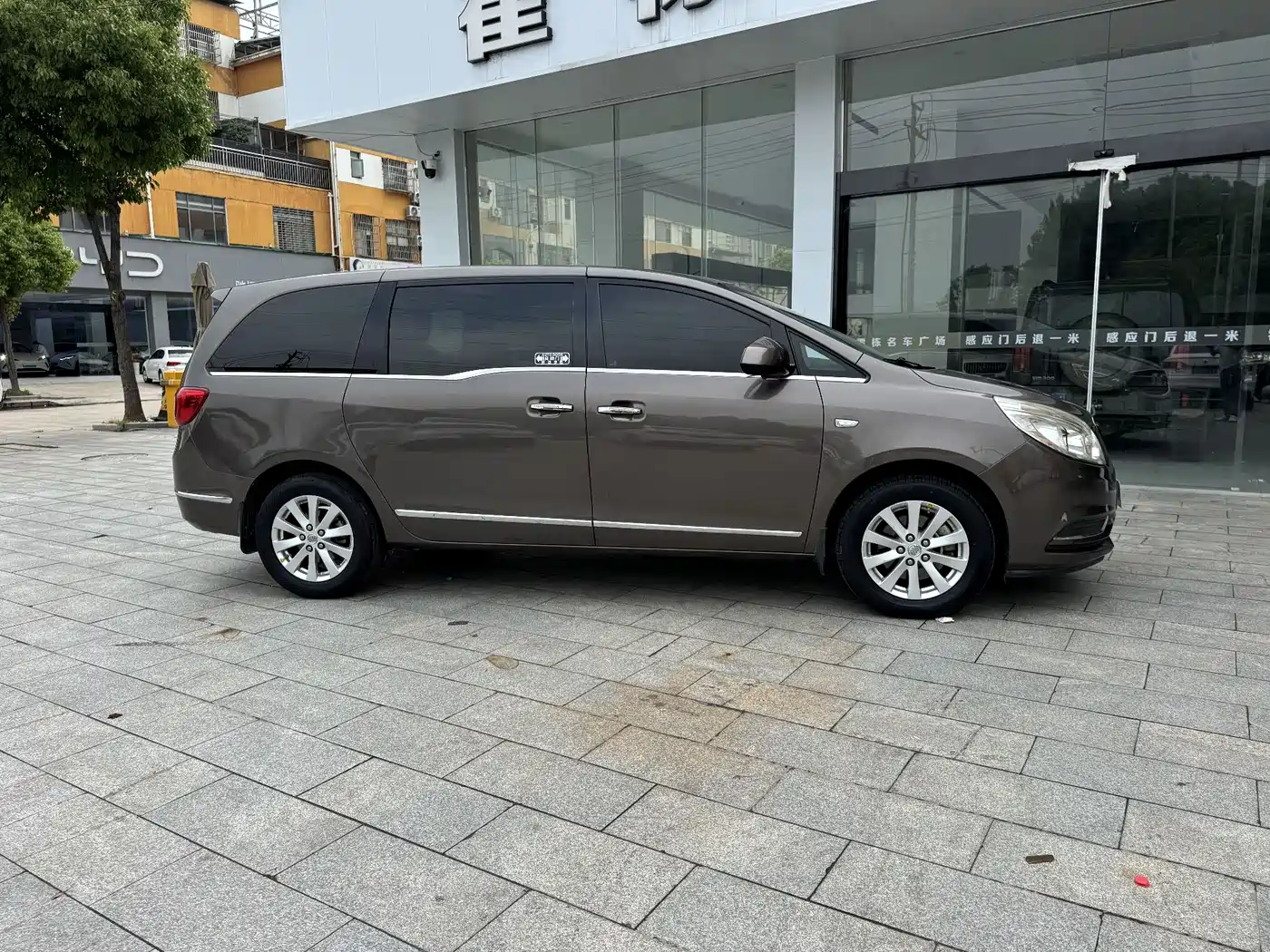 Buick GL8 2017 25S Luxury China V фото 4