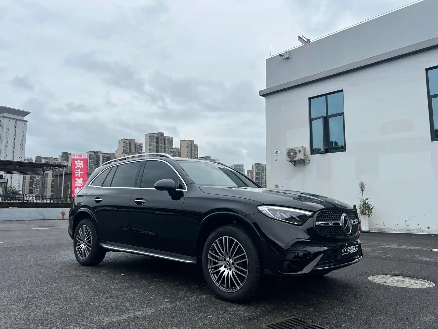 MERCEDES-BENZ GLC