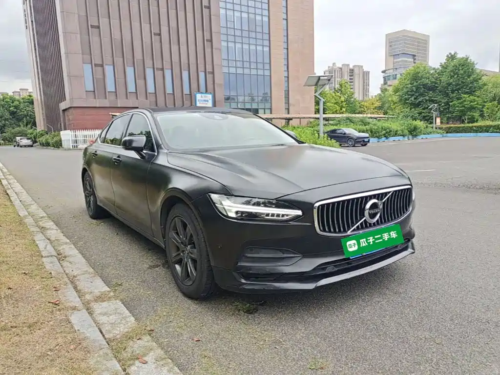 Фото 4 - Volvo S90