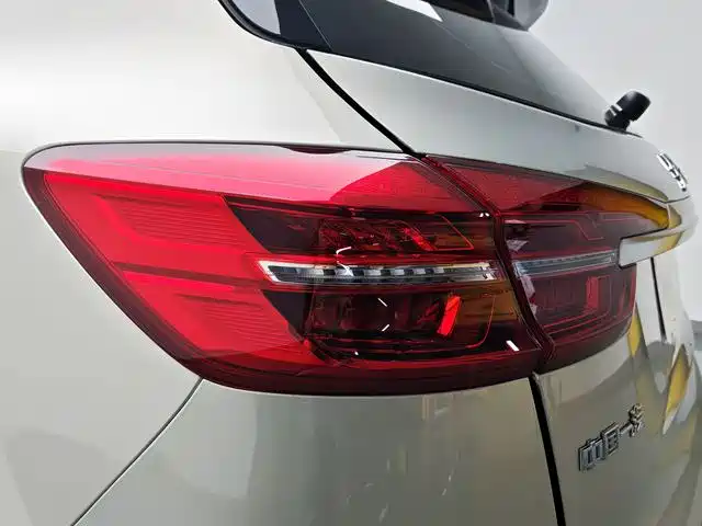Hongqi HS5 2019 2.0T Smart Connect Enjoy Edition фото 14