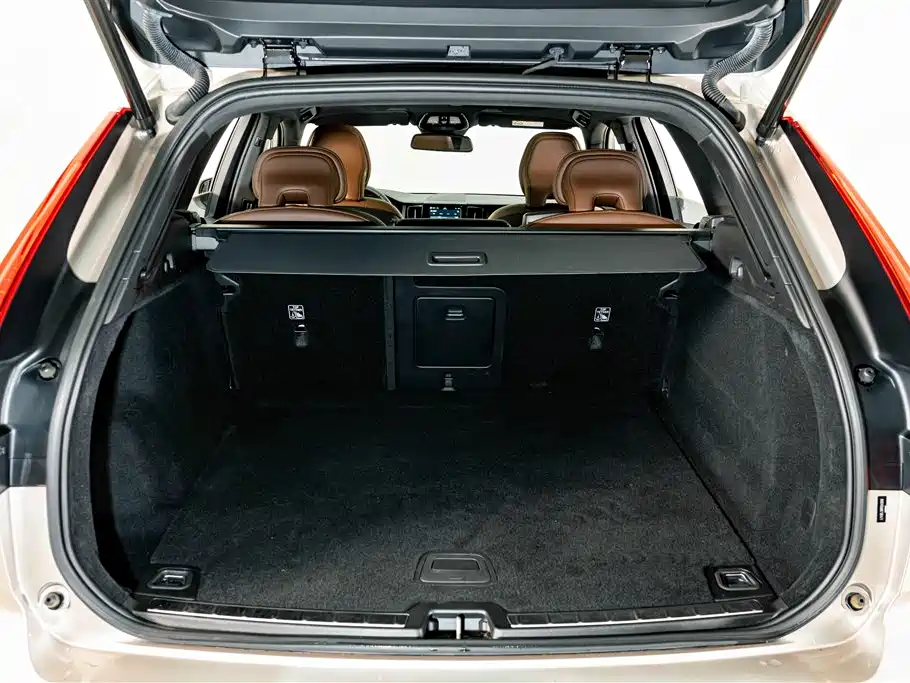 Фото 23 - Volvo XC60