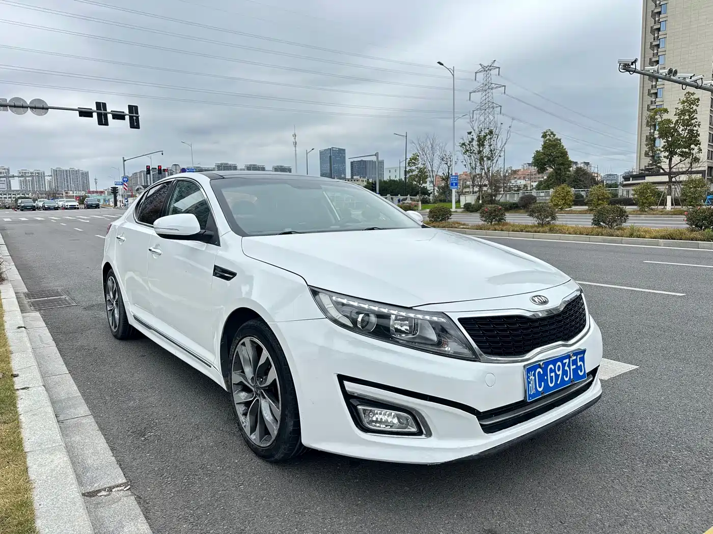 Kia K5 2014 2.0L Automatic LUXURY фото 3