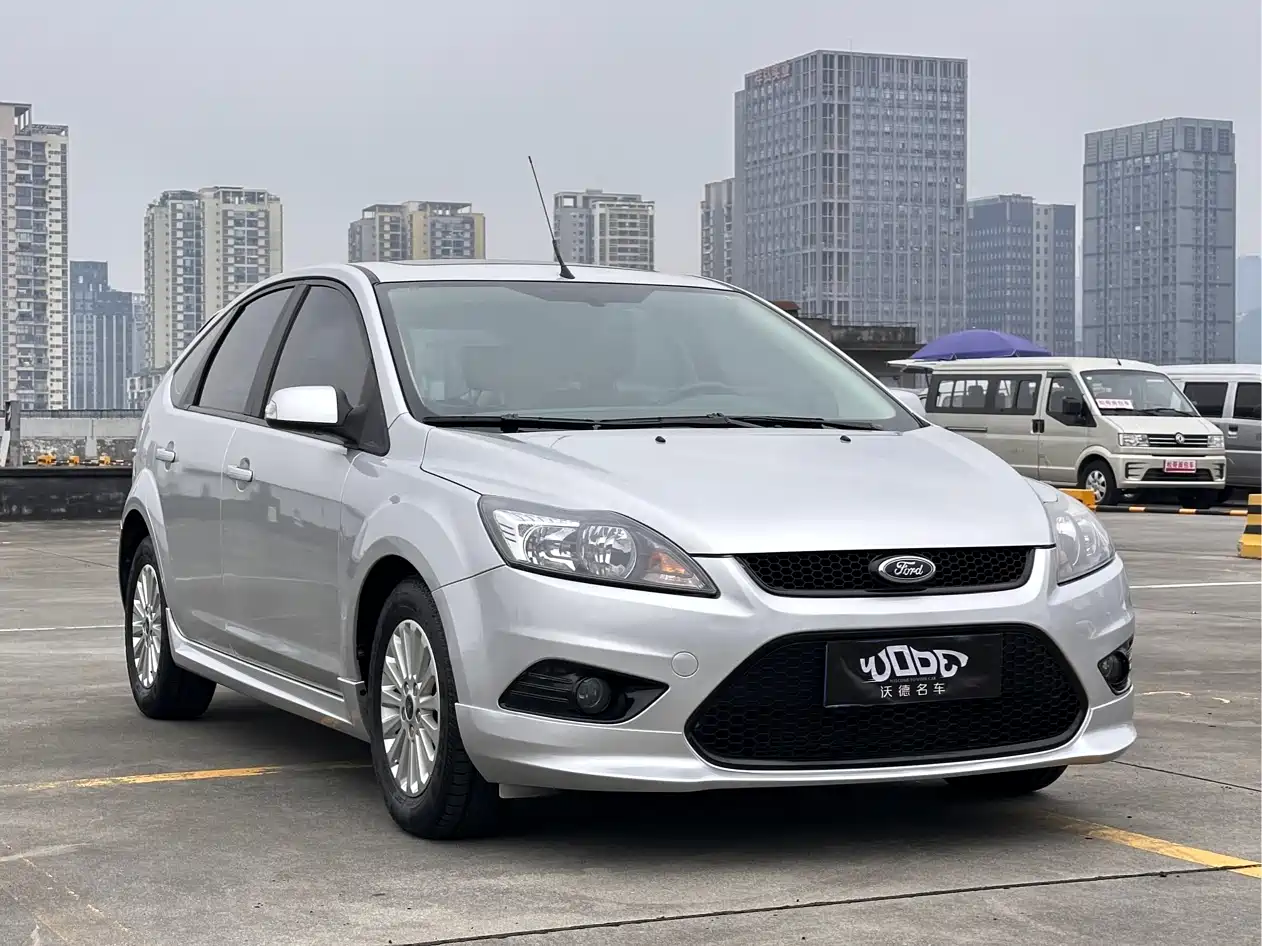 Фото 2 - Ford Focus
