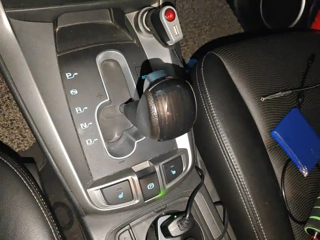 Chevrolet Captiva 2014 2.4L 4WD Flagship 7-seater фото 7
