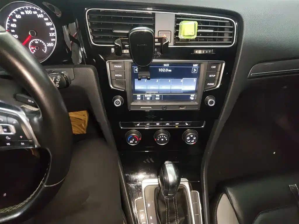 Volkswagen Golf 2017 280TSI Auto R-Line Millionth Anniversary Edition фото 13
