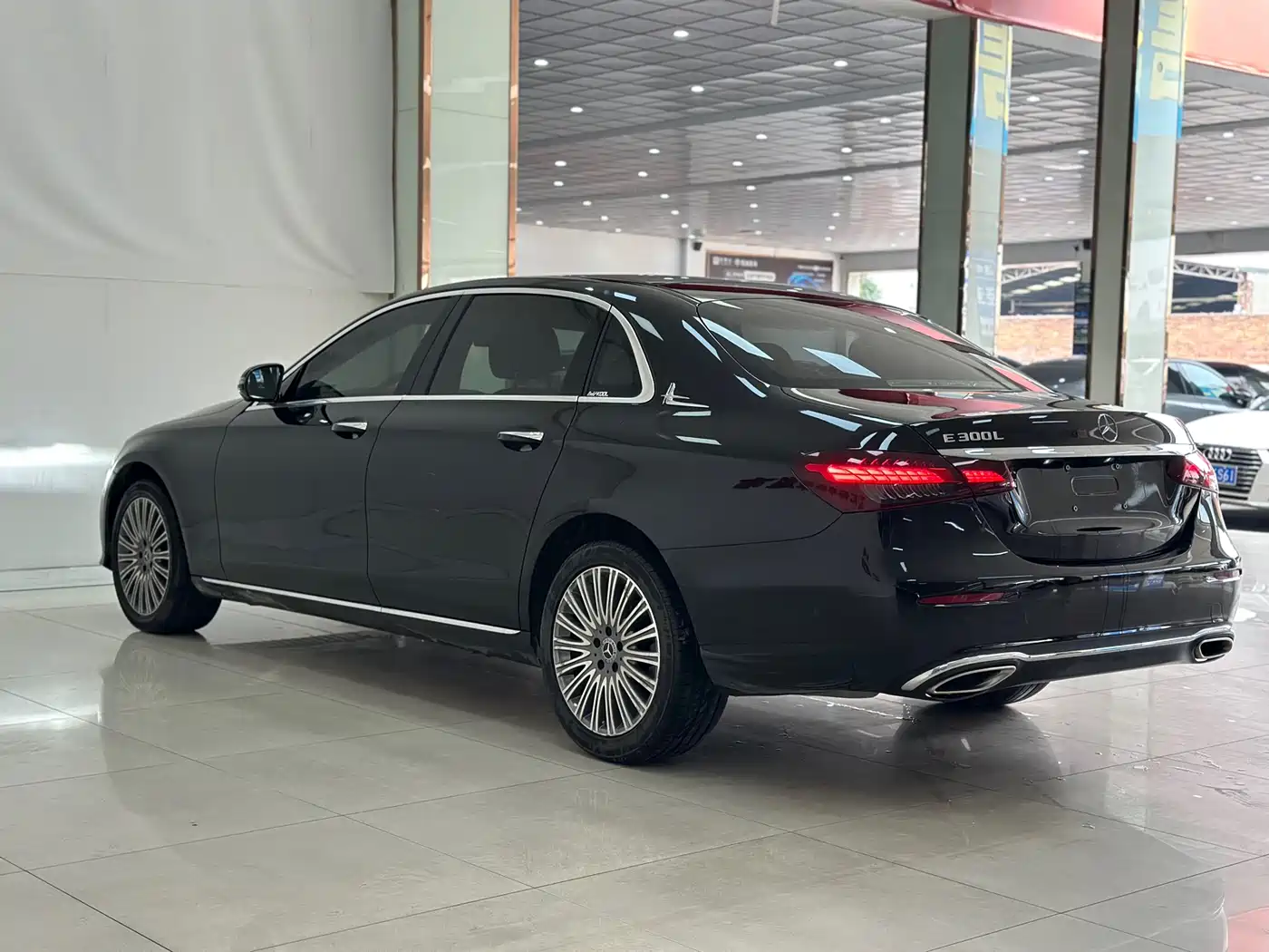 Mercedes-Benz E-Class 2023 E 300 L Fashion фото 6