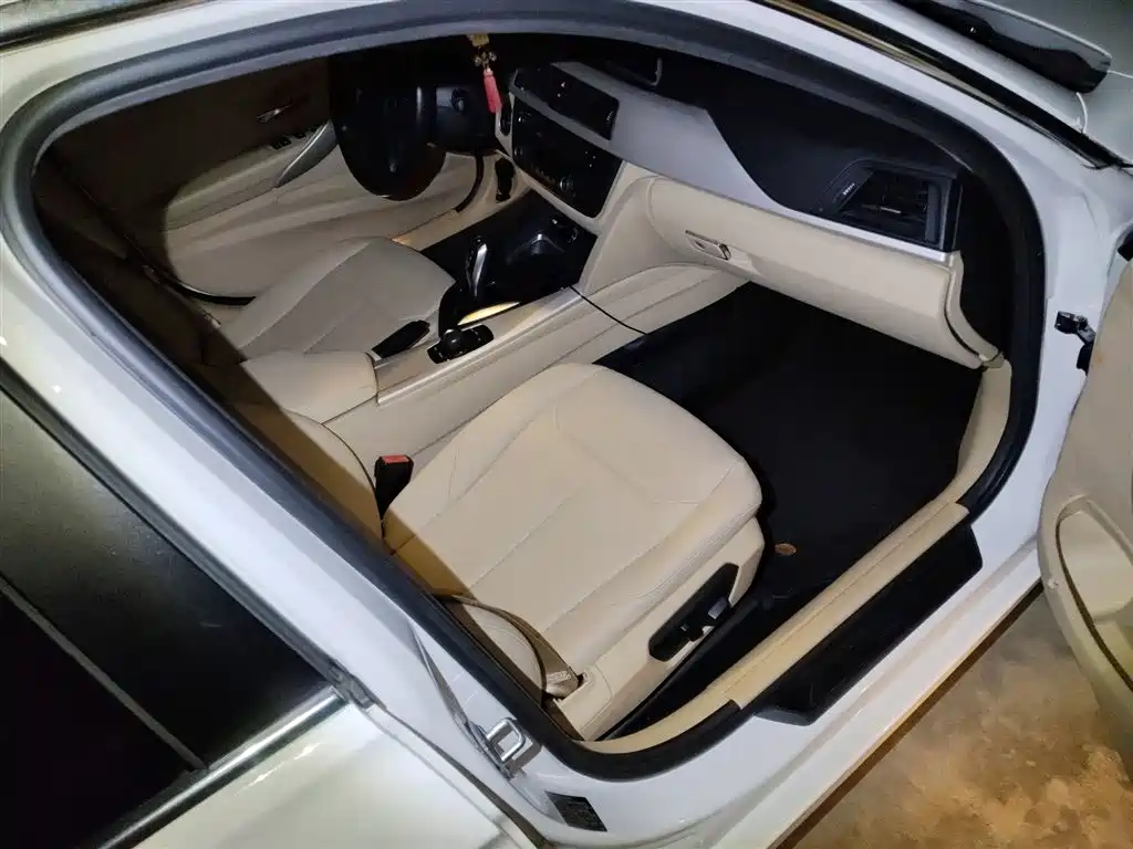 BMW 3 Series 2014 320Li Fashion фото 20