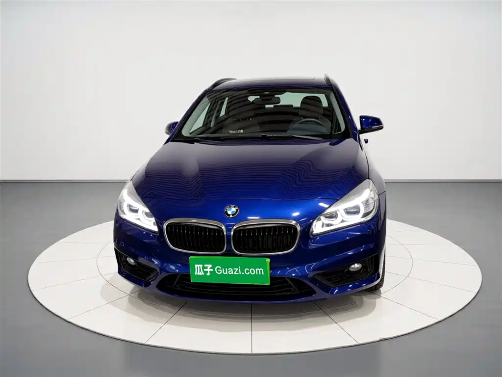 BMW 2 Series Touring 2016 218i Leading фото 3