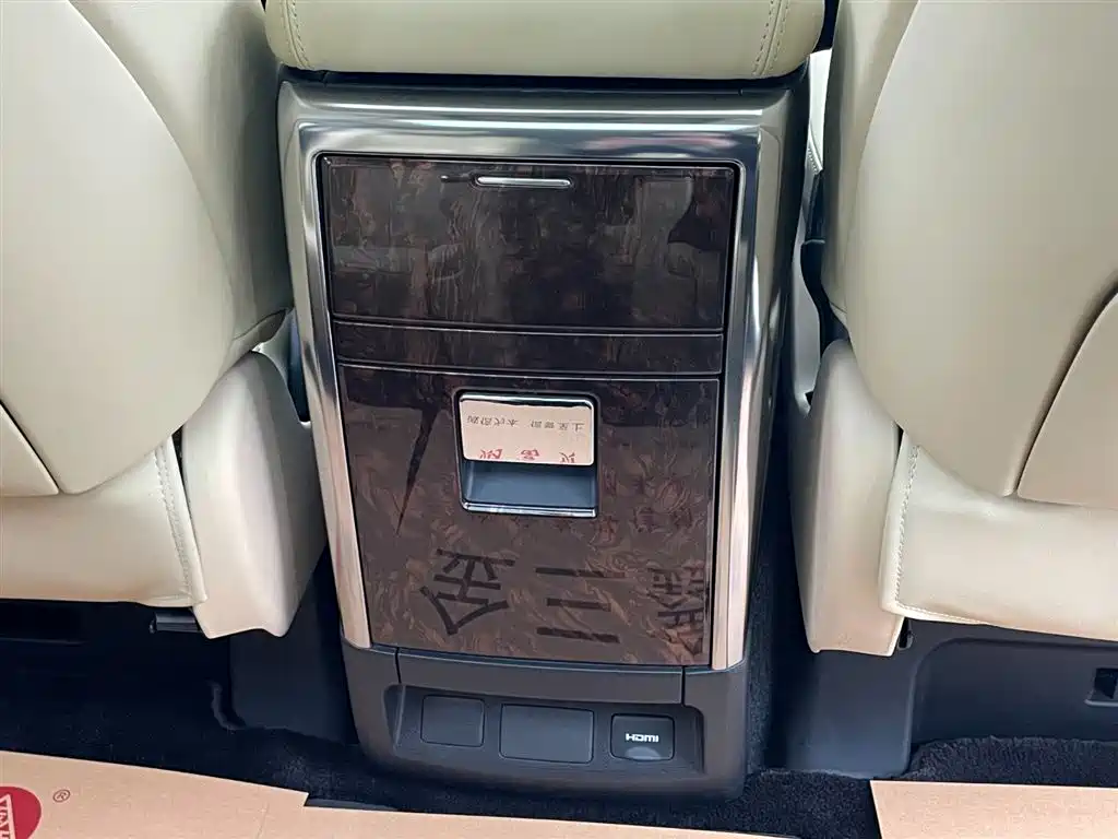 Toyota Alphard 2020 Hybrid 2.5L Luxury Edition фото 33