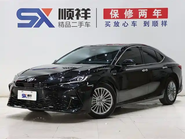 TOYOTA CAMRY 2025