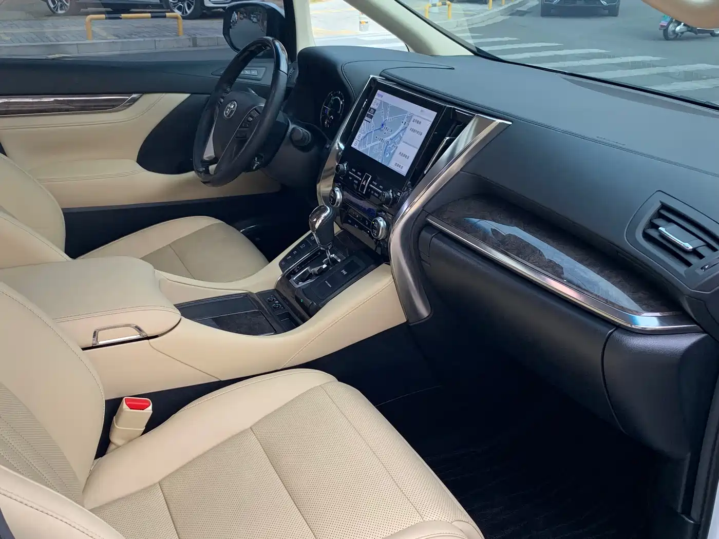 Toyota Alphard 2021 Hybrid 2.5L Premium фото 7