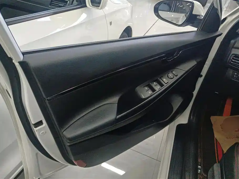 Hyundai Elantra 2018 1.6L Auto Joy GL (China V) фото 7