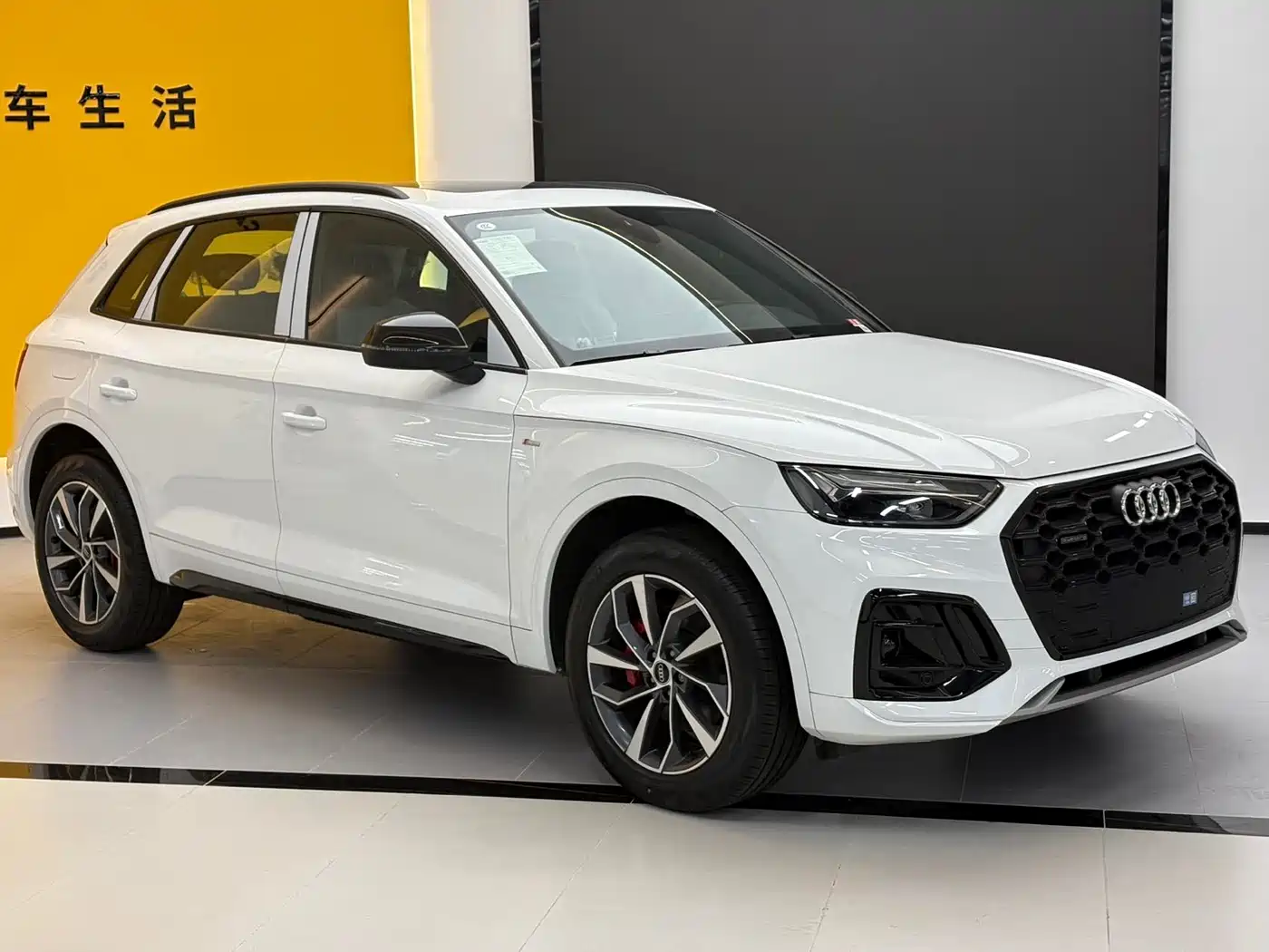Audi Q5L 2024 Model 40 TFSI Luxury Dynamic фото 3