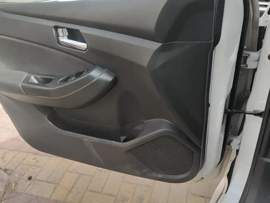 Venucia T70 2016 2015 1.6L Manual Ruixing Edition