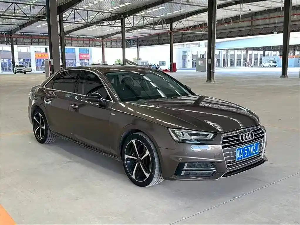 Audi A4L 2018 30th Anniversary 45 TFSI quattro Personality Sport фото 2