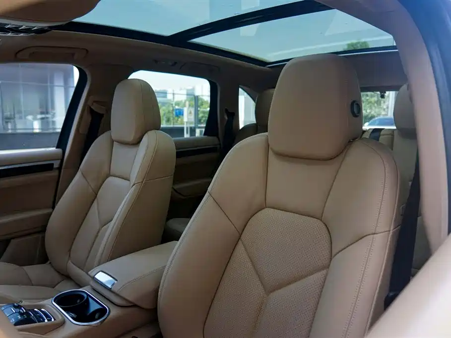 صورة 13 - Porsche Cayenne