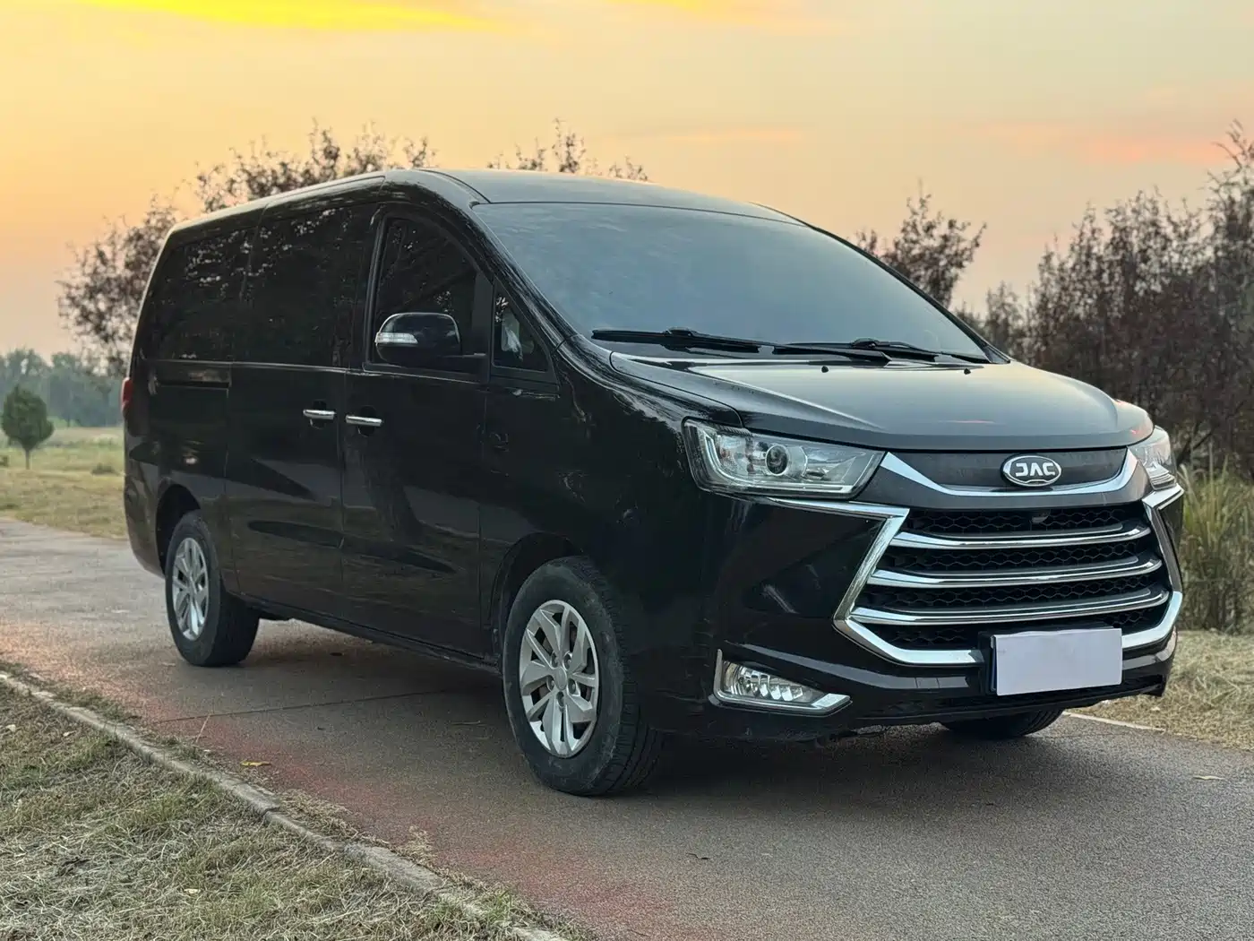 JAC Refine M4 2021 2020 2.0CTI Diesel Manual Sporty Style China VI