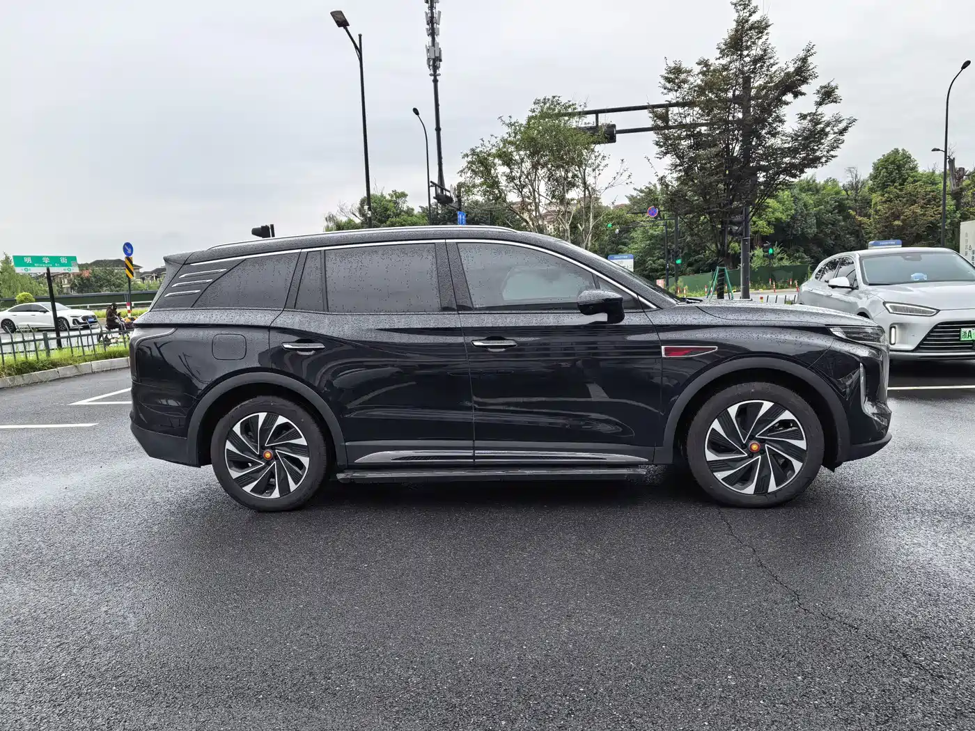Hongqi HS7 PHEV 2025 2025 Revised Model 2.0T PHEV 4WD Flag Ultimate Edition 6-Seater