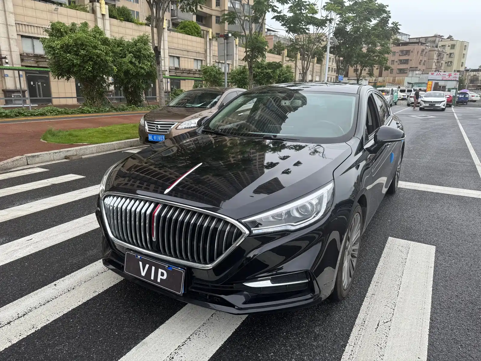 صورة 1 - Hongqi H5