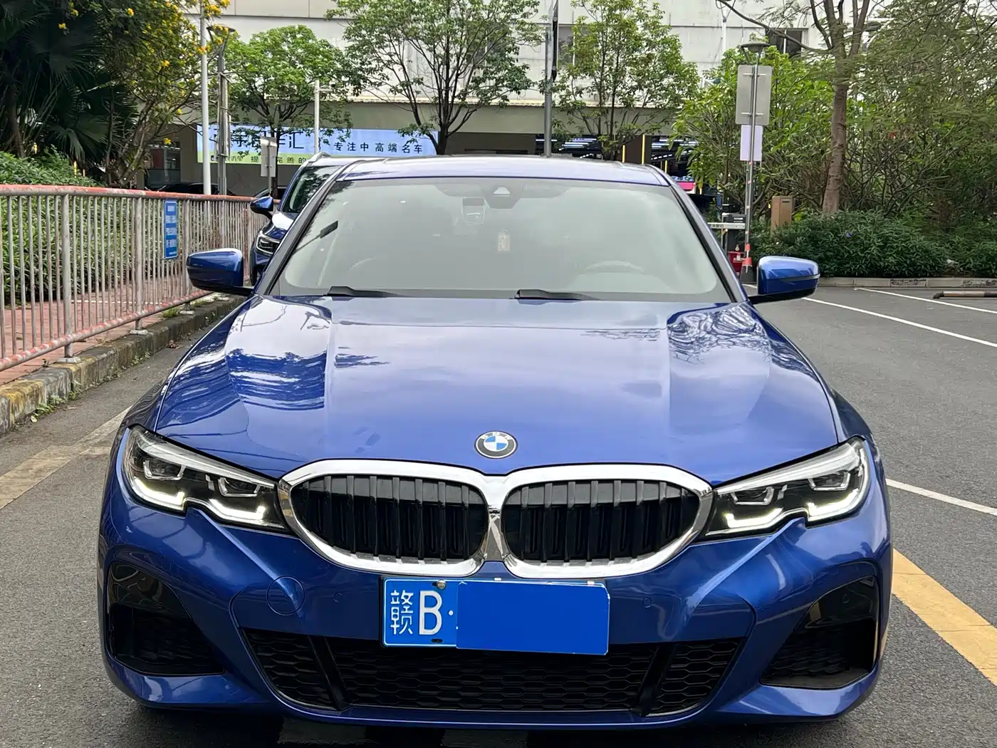 BMW 3 Series 2022 325Li M Sport Package фото 3