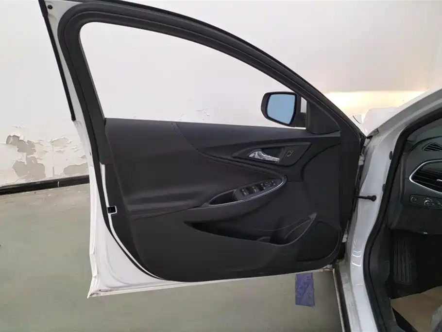 Chevrolet Malibu XL 2023 1.5T RS Edition фото 7