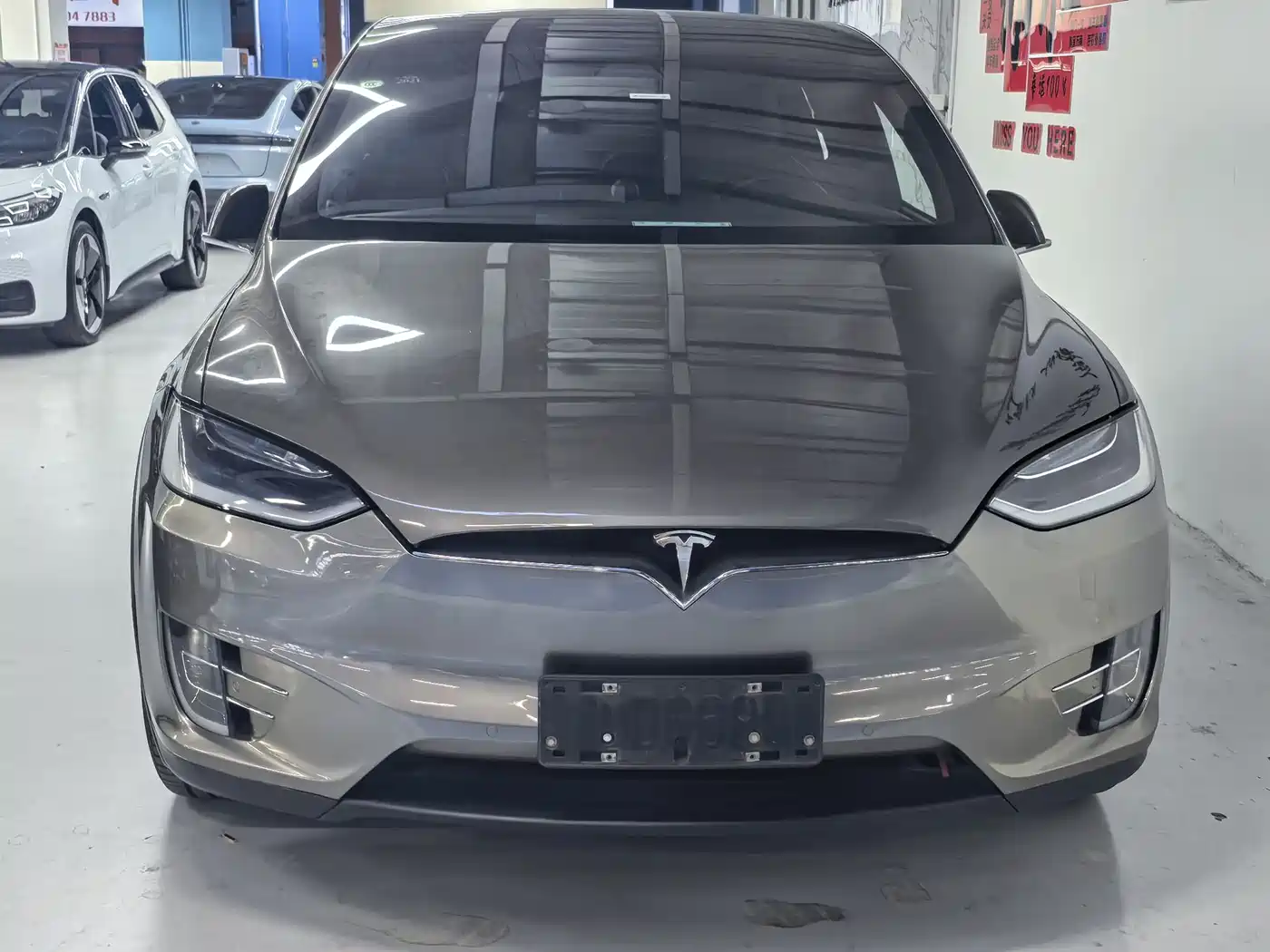 TESLA MODEL X