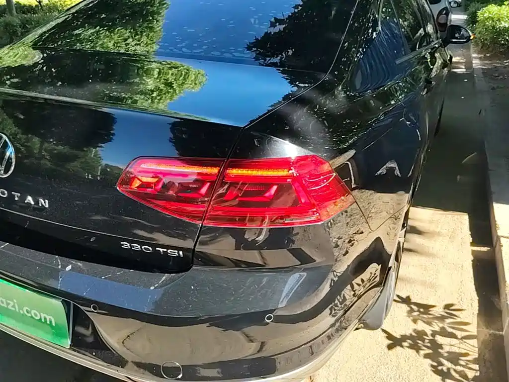 Volkswagen Magotan 2021 330TSI DSG 30th Anniversary Edition фото 8