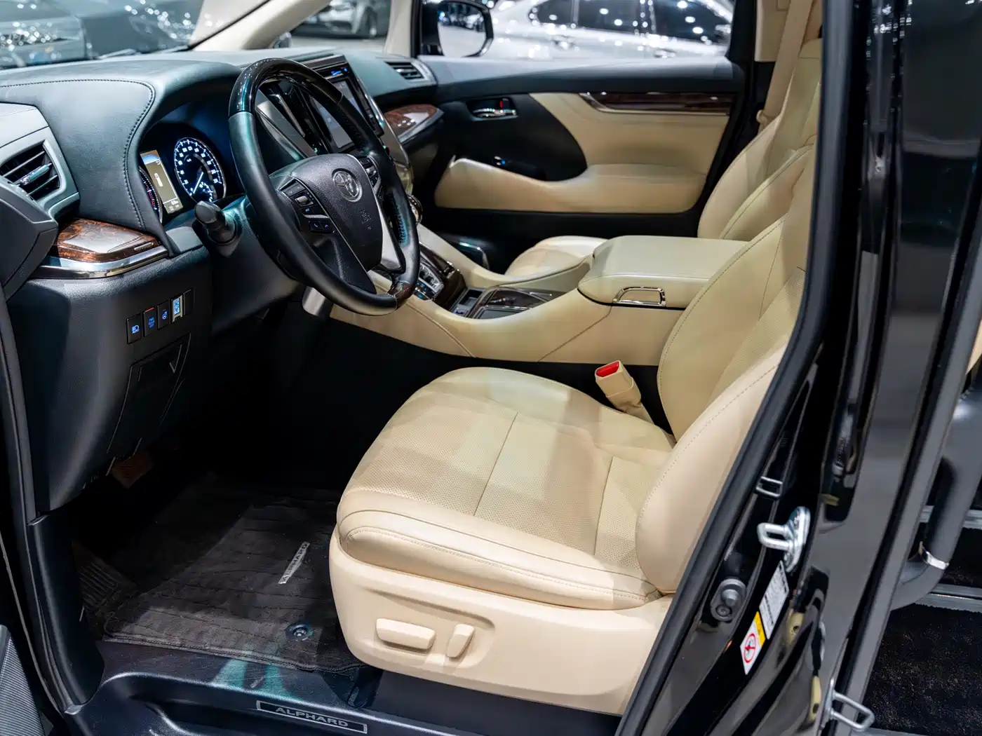 Toyota Alphard 2018 Facelift 3.5L Luxury Edition фото 8