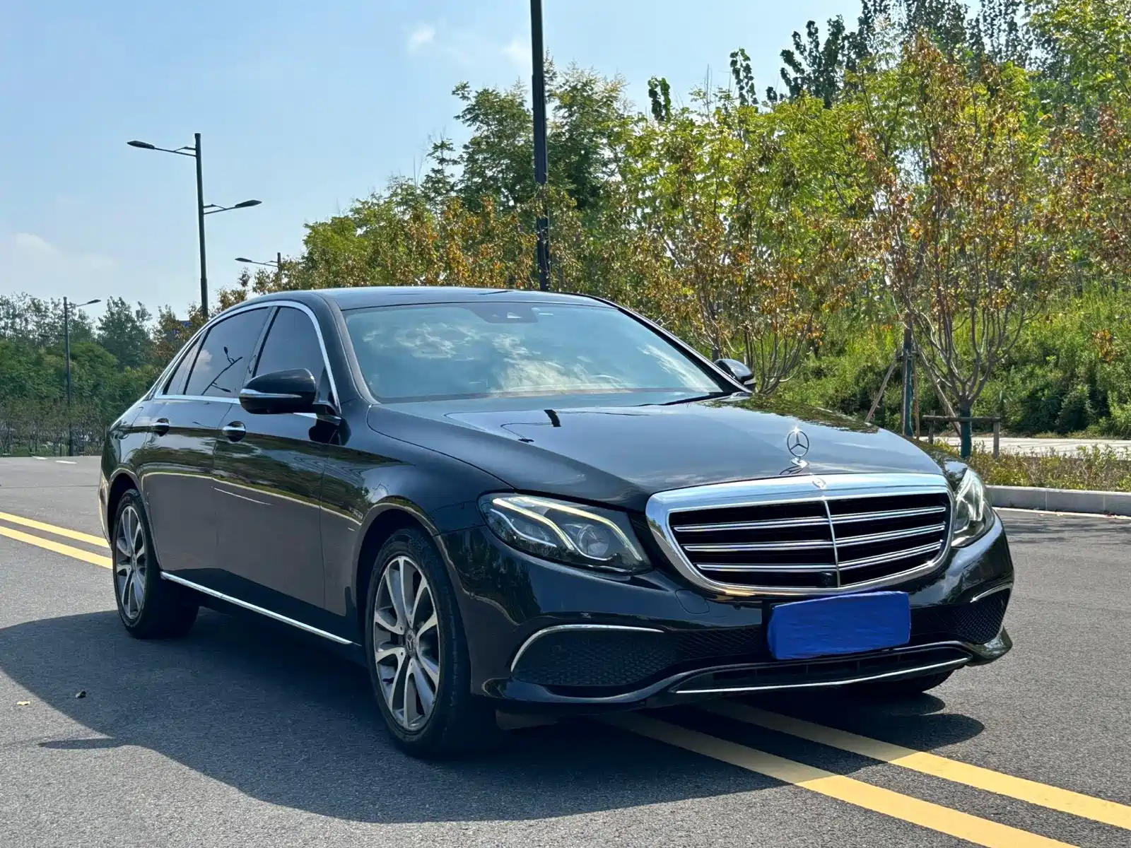 Фото 3 - Mercedes-Benz E-Class