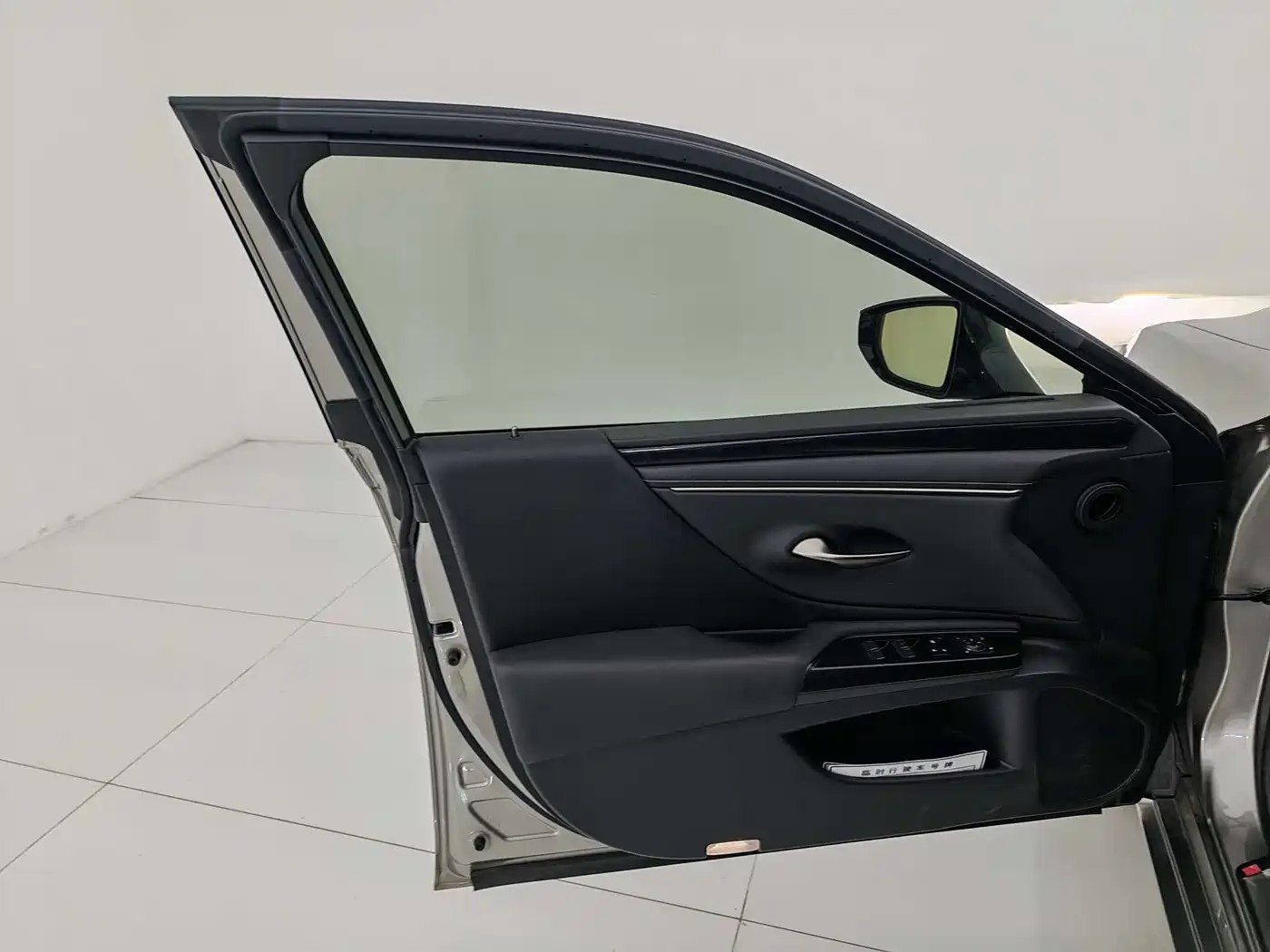 Lexus ES 2020 200 Excellence фото 10