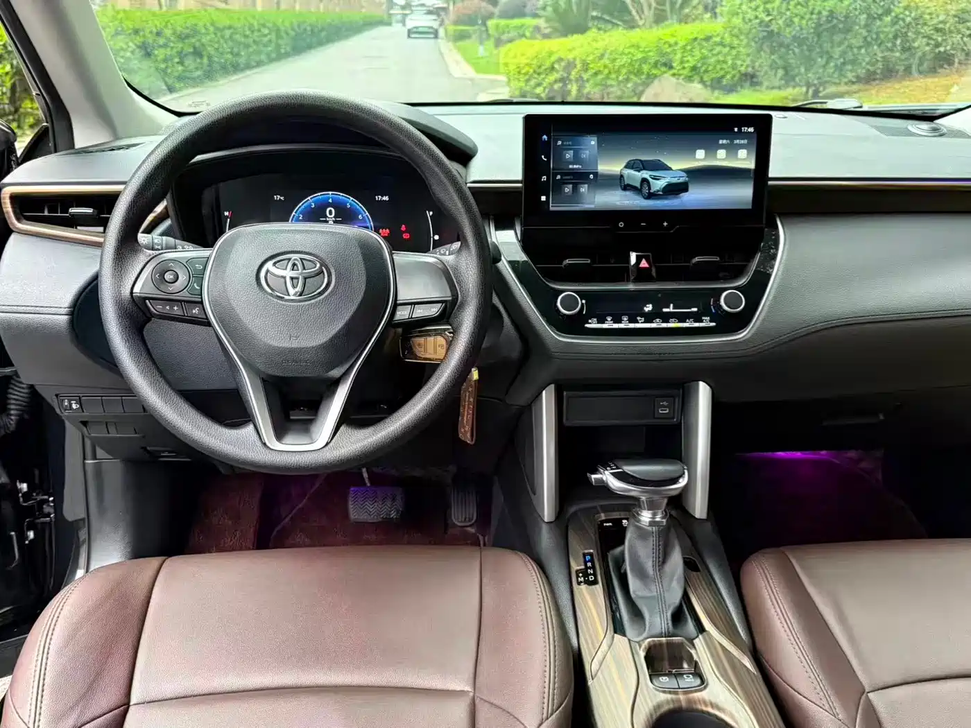 Toyota Frontlander 2023 2.0L CVT Elite Edition фото 9