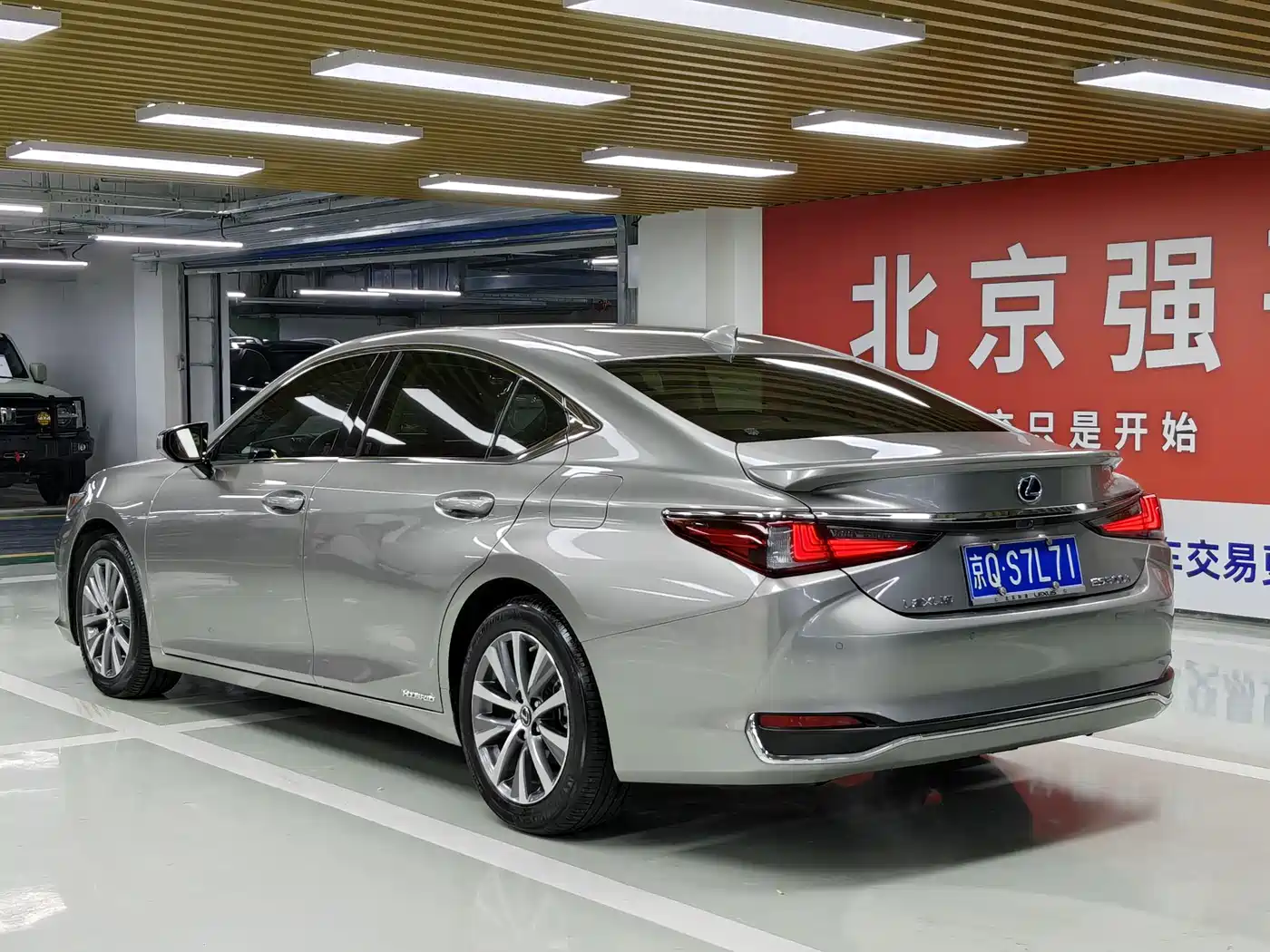 Lexus ES 2018 300h Excellence Edition China V фото 6