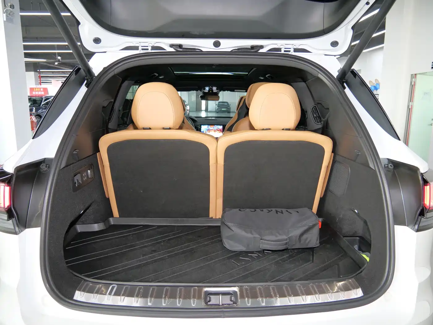 Lynk & Co 09 EM-P 2021 2.0T PHEV Halo 6-seater фото 22
