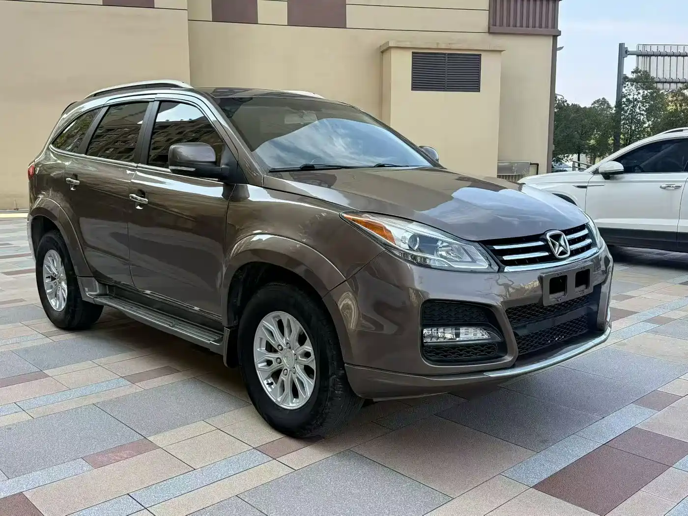 Jiangling Yusheng S350 2015 2014 2.4T Auto 4WD Diesel Luxury Sunroof 5-seater