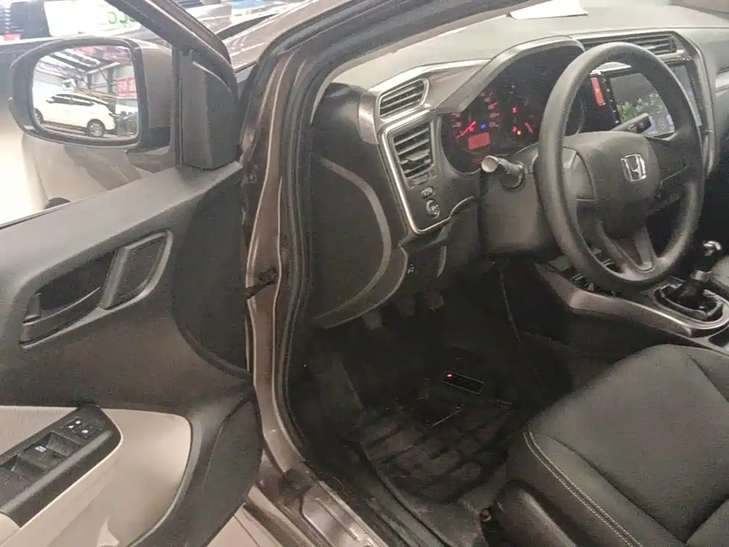 Honda Greiz 2016 2016 1.5L Manual Classic Edition