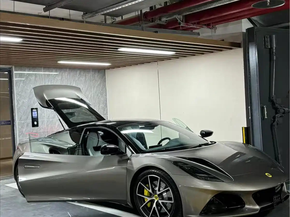 LOTUS SPORTS CAR EMIRA