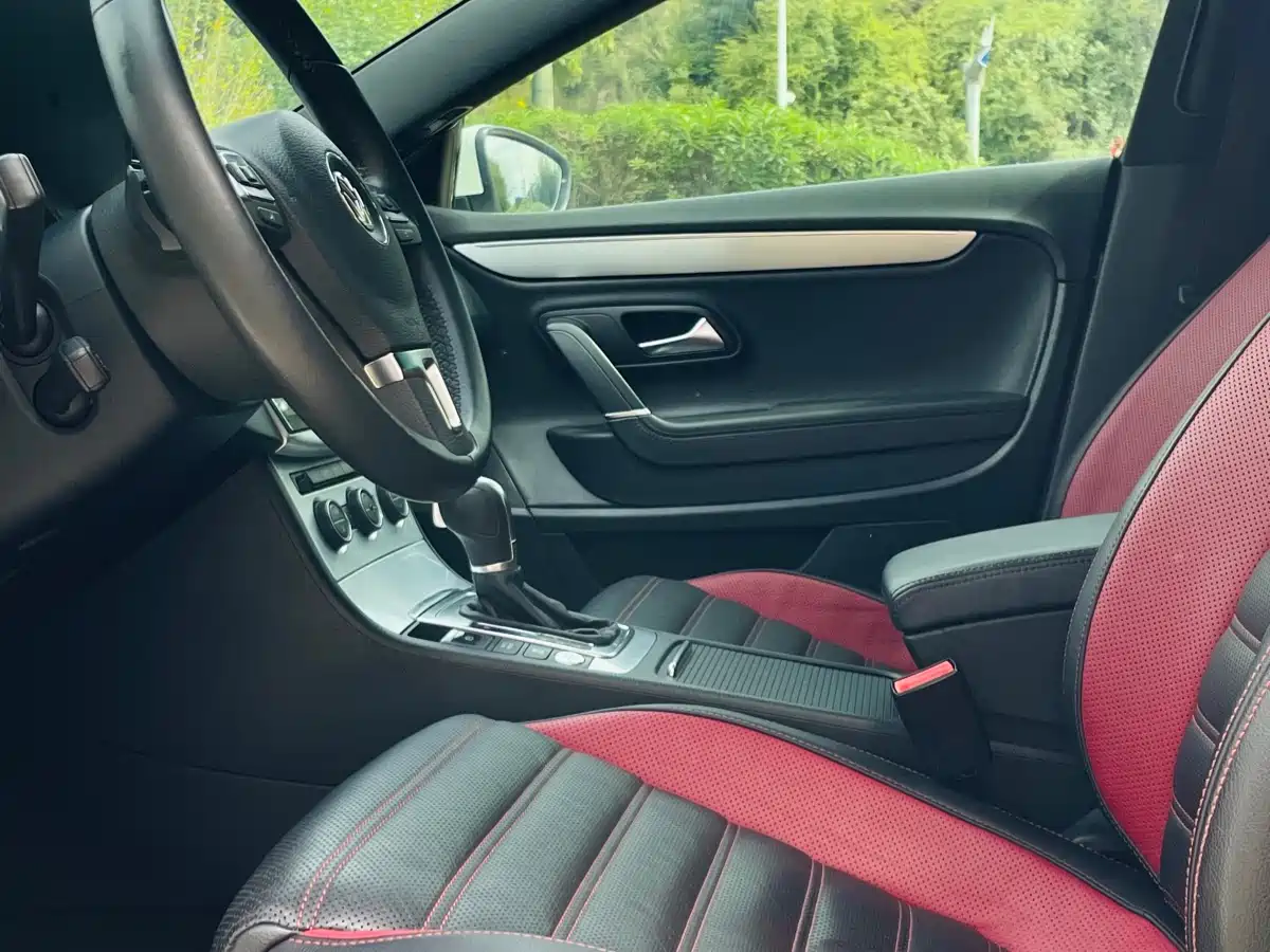 Volkswagen FAW-Volkswagen CC 2018 1.8TSI Luxury фото 12