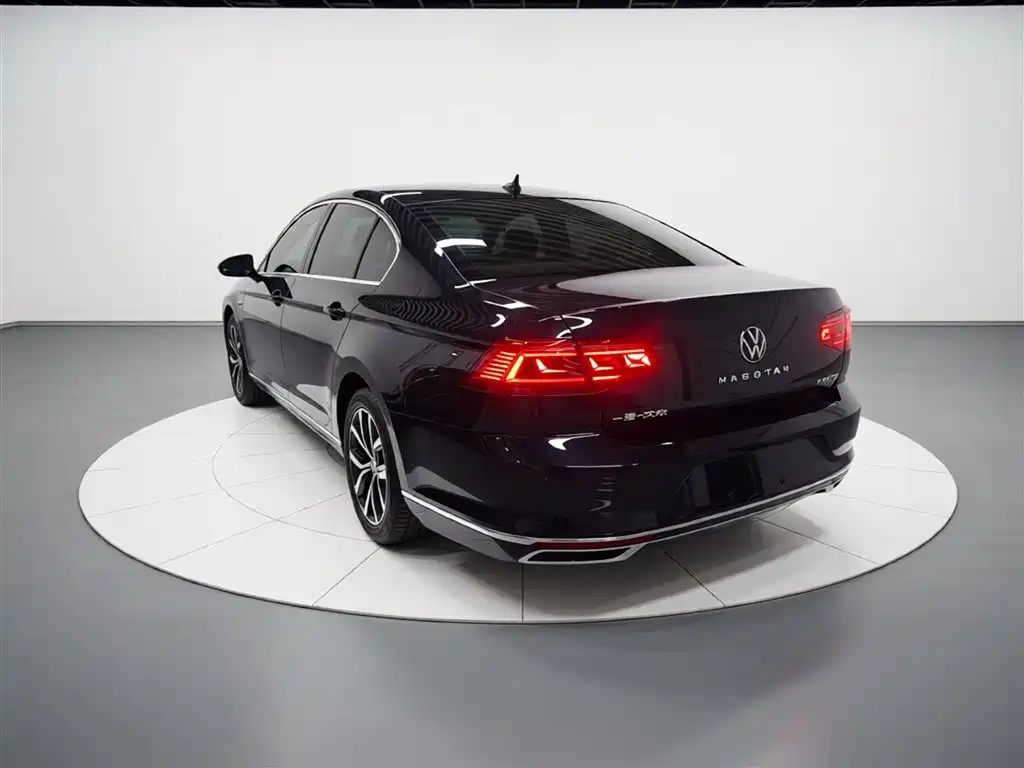 Volkswagen Magotan 2020 330TSI DSG Leading фото 5