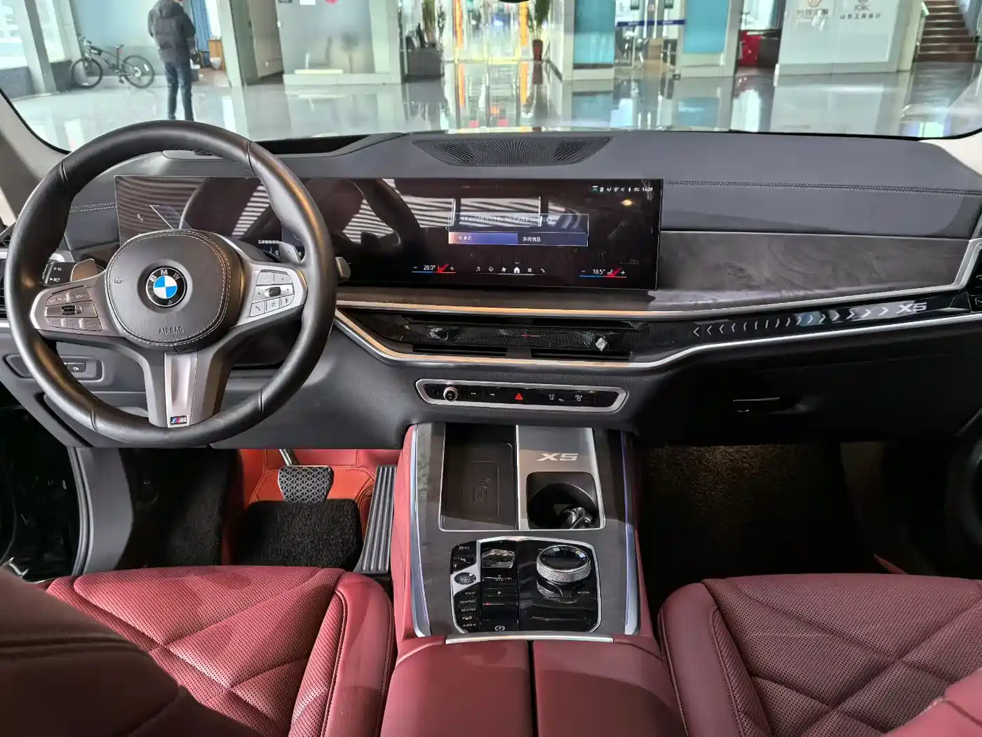 BMW X5 2023 xDrive 30Li Premium M Sport Black Night Package фото 5
