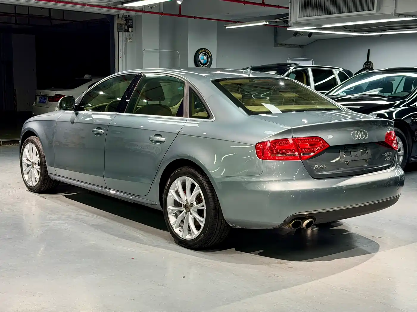 Audi A4L 2010 2010 2.0 TFSI Sport