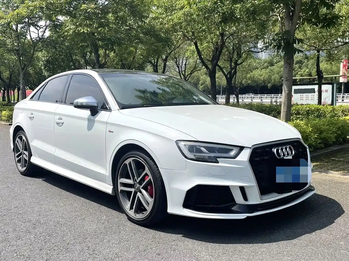 Audi A3 2018 30th Anniversary Limousine 35 TFSI Sport фото 3