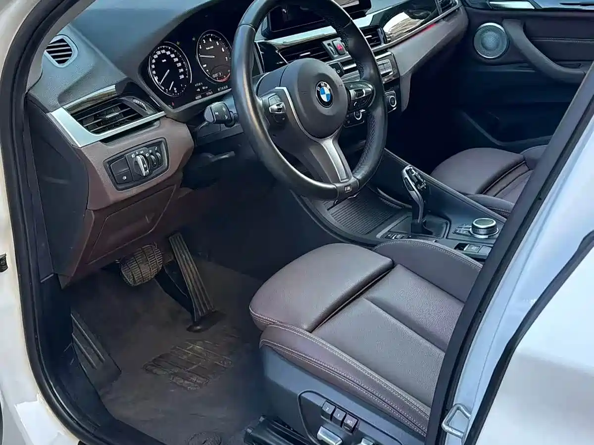 BMW X1 2021 sDrive25Li Leading фото 5