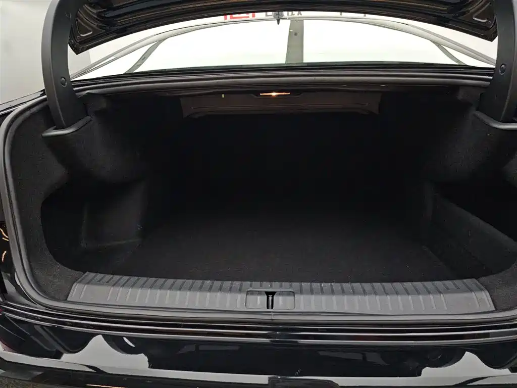 Volkswagen Passat 2024 280TSI Business Edition фото 6