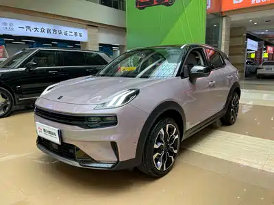 Lynk & Co 06