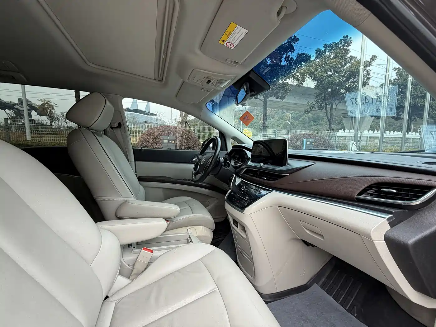Buick GL8 2021 Land Business Class 652T Luxury фото 13