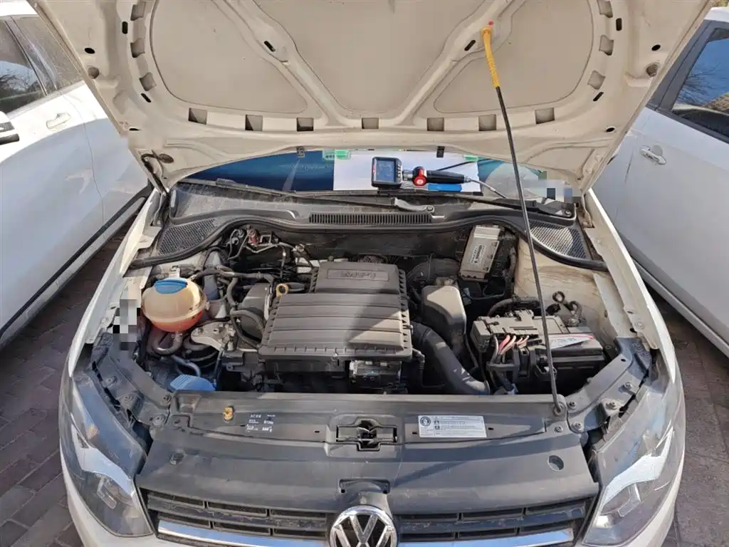 Volkswagen Polo 2016 1.4L Automatic Trend фото 11