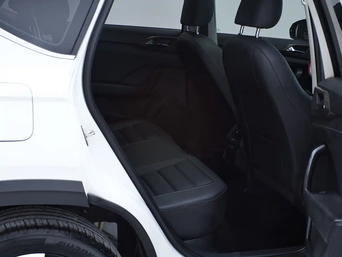 Volkswagen Tharu 2022 280TSI FWD Luxury Edition фото 26