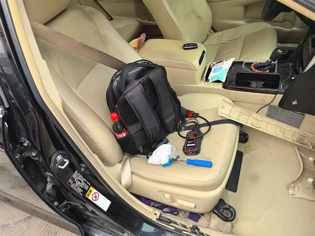 Toyota Camry 2016 2.0G 10th Anniversary Leading Edition фото 25