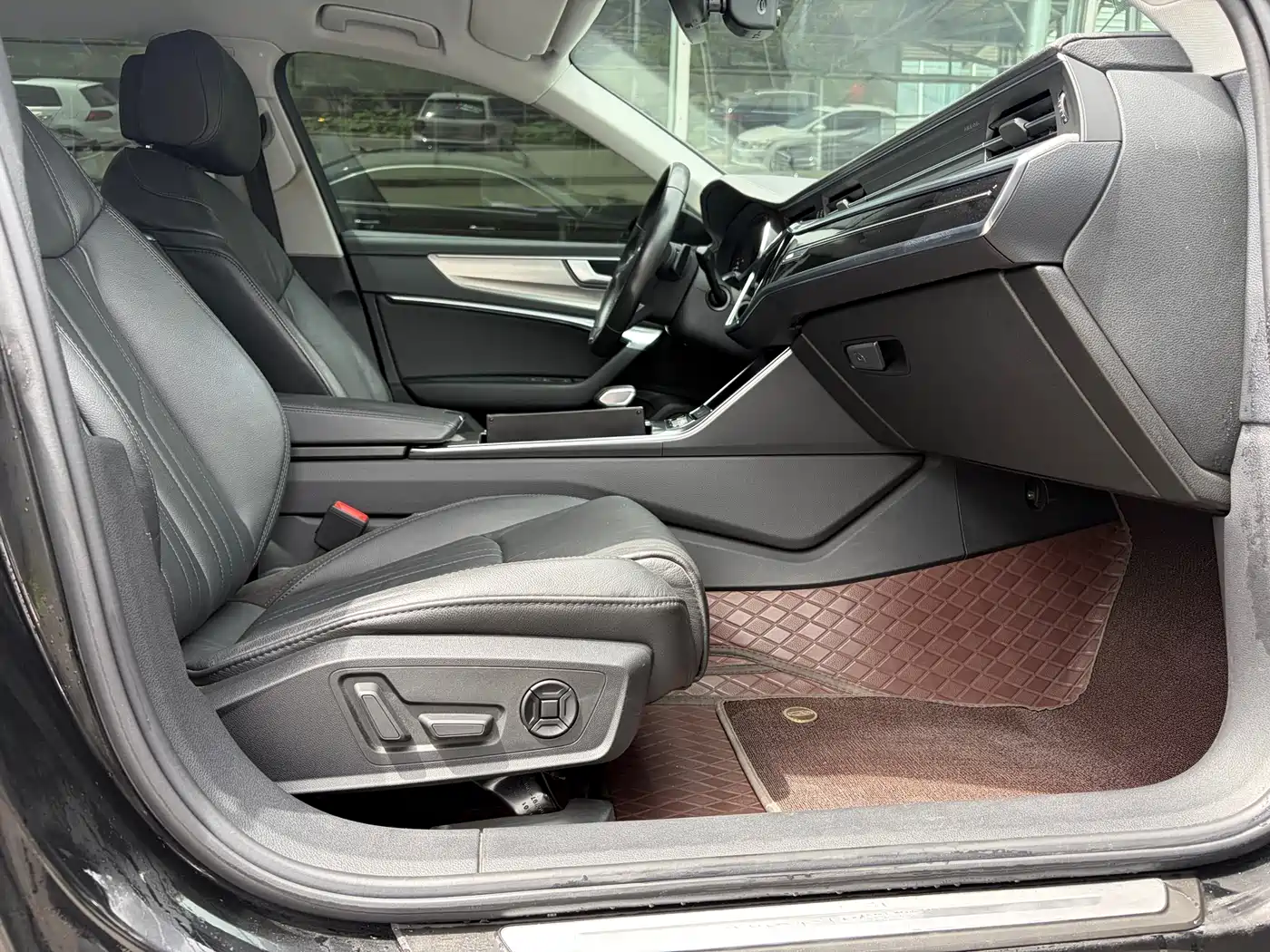 Audi A6L 2022 40 TFSI Luxury Elegance фото 9