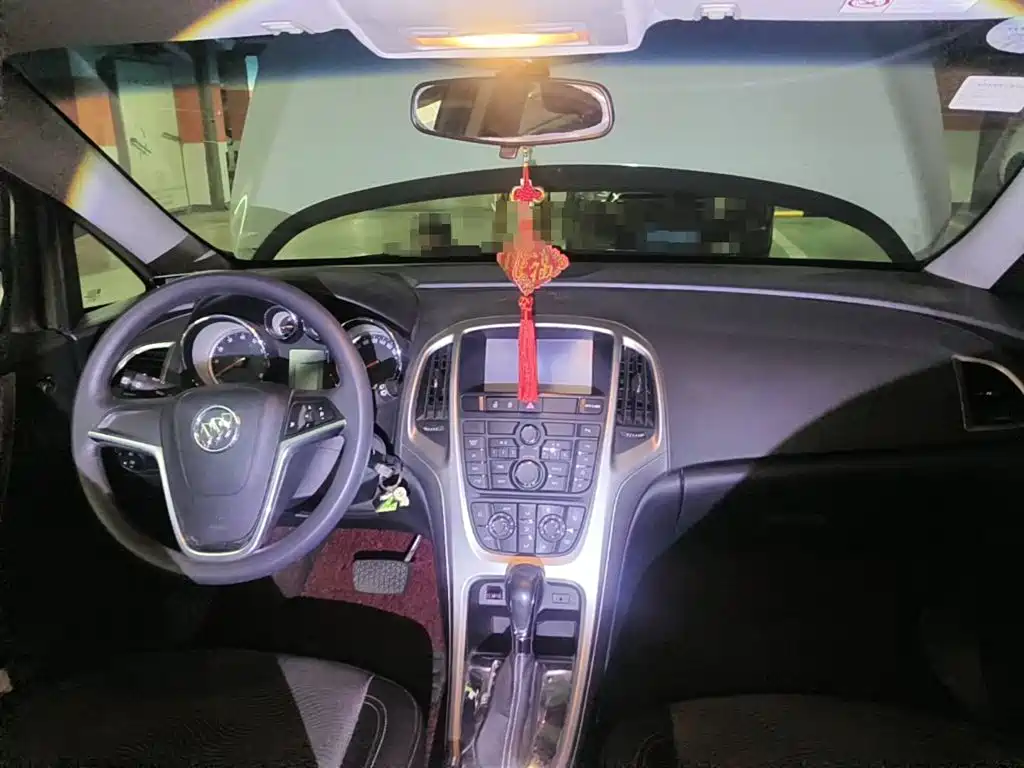 Photo 12 - Buick Excelle